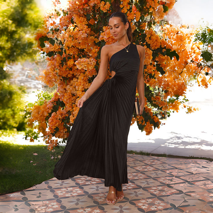 Robe maxi plissée pour femmes avec encolure asymétrique et fente latérale Levoire