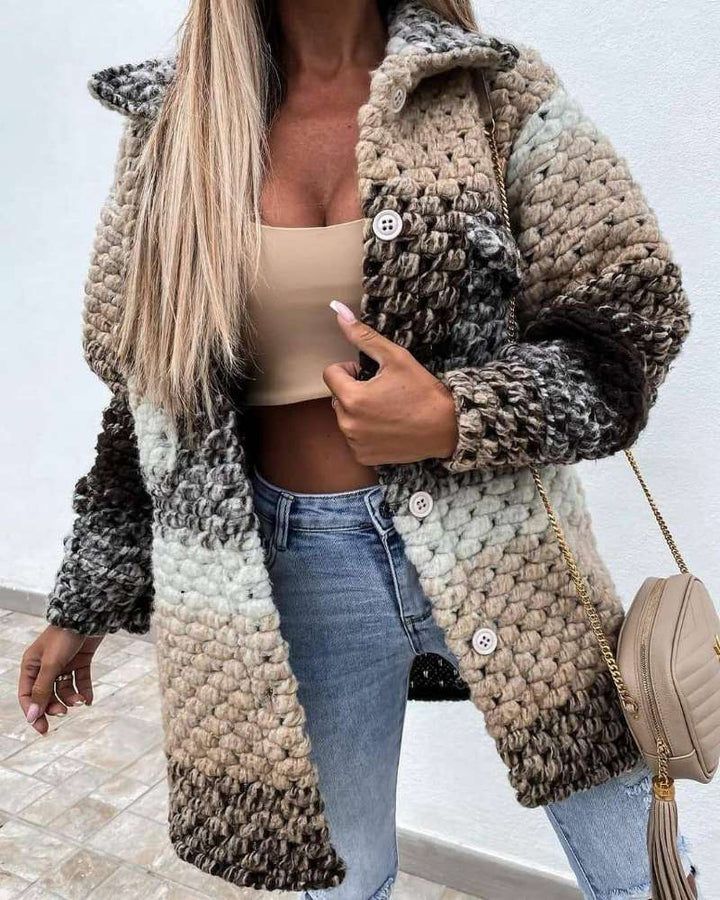 Gilet confortable pour femmes avec un dégradé joyeux et de grandes boutons Levoire