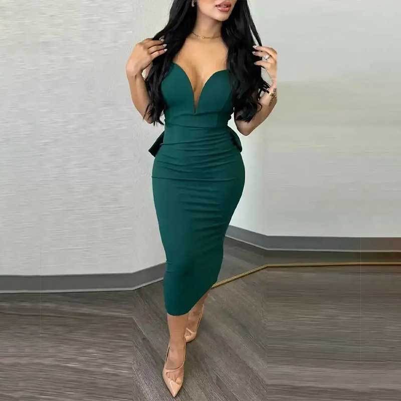 Robe de soirée élégante pour femmes avec décolleté en V profond et coupe ajustée Levoire