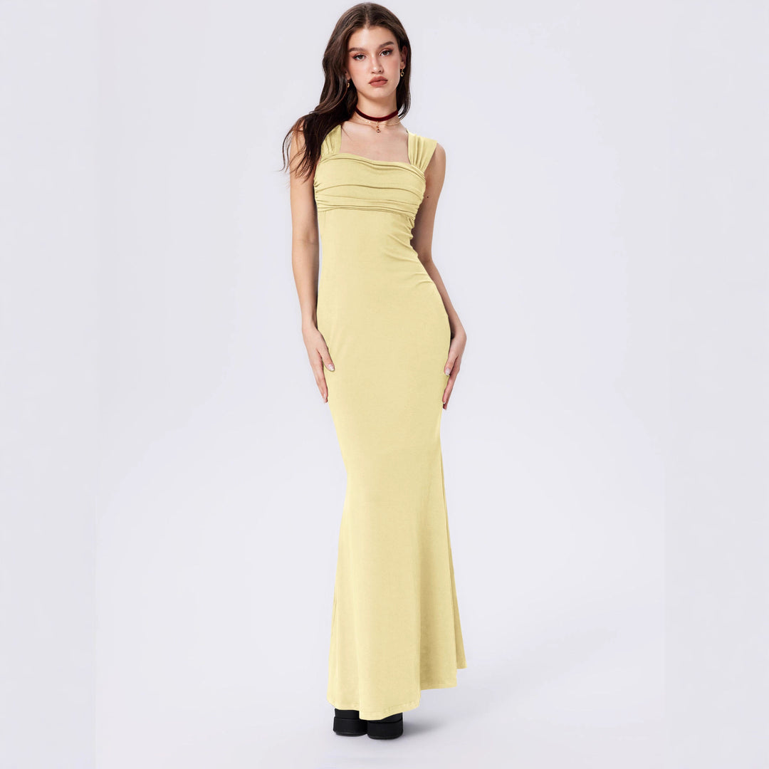 Robe maxi ajustée pour femmes avec corsage froncé et bretelles modernes Levoire