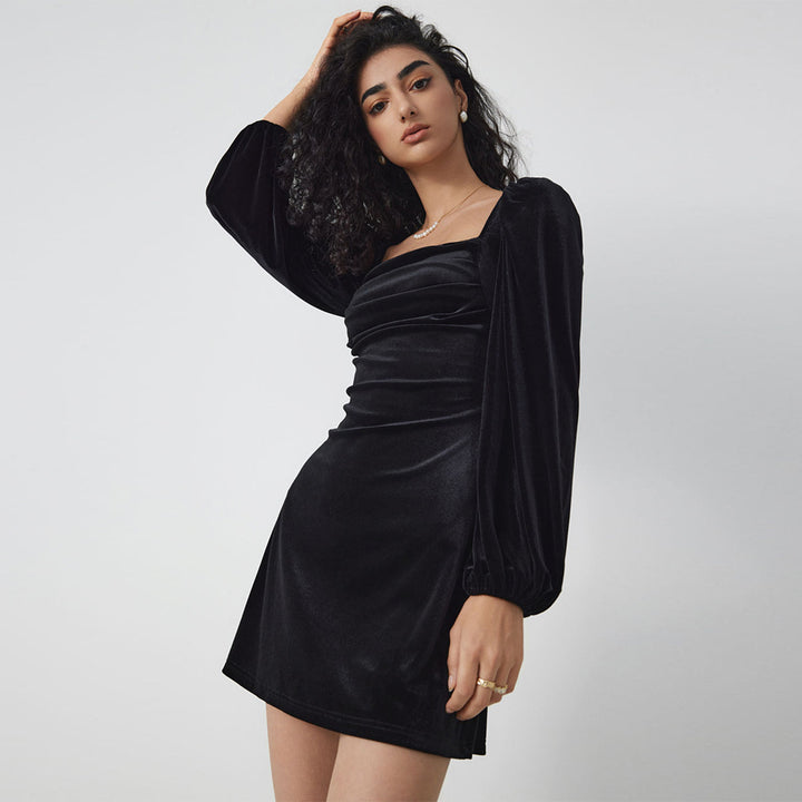 Robe mini pour femmes avec des manches bouffantes élégantes et un chic décolleté carré Levoire