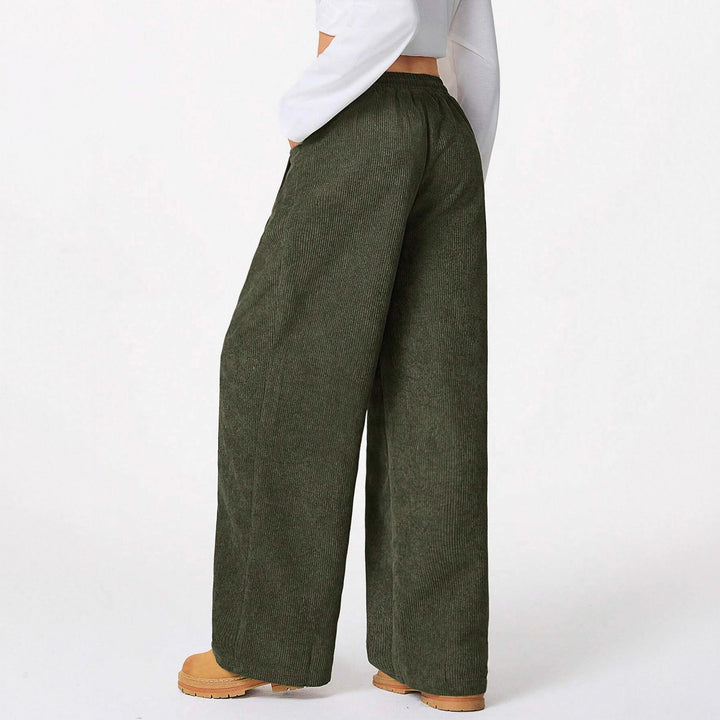 Pantalon large en corduroy à la mode pour femmes avec taille élastique et poches pratiques Levoire