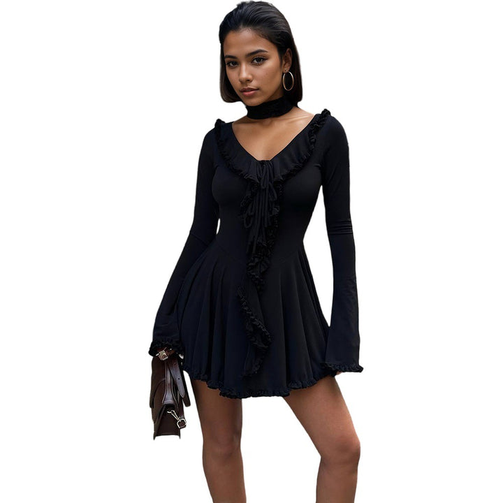 Robe mini femme avec détails volantés et chic col en V Levoire