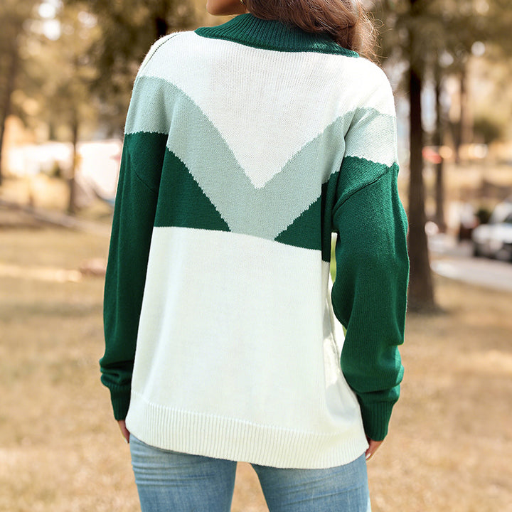 Pull pour femmes au design color block à la mode avec patte de boutonnage et col haut Levoire
