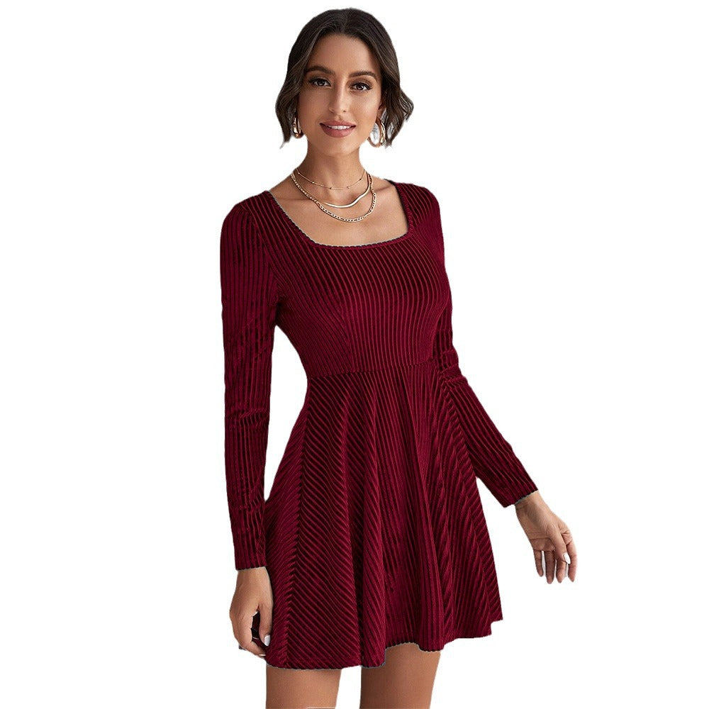 Robe mini femme à décolleté carré profond et manches longues Levoire