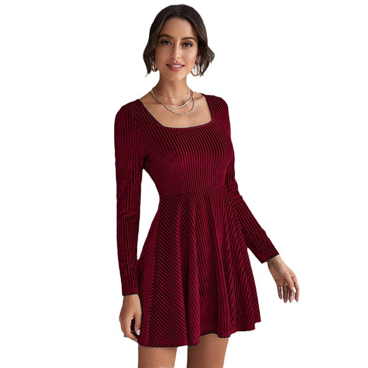 Robe mini femme à décolleté carré profond et manches longues Levoire