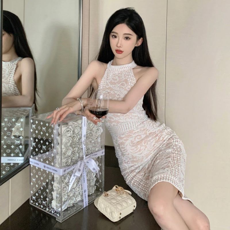Levoire | Robe à dos nu en dentelle moulante avec décolleté plongeant
