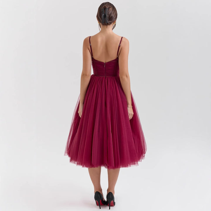 Robe de cocktail en tulle pour femmes avec décolleté en V profond et ceinture à la taille Levoire
