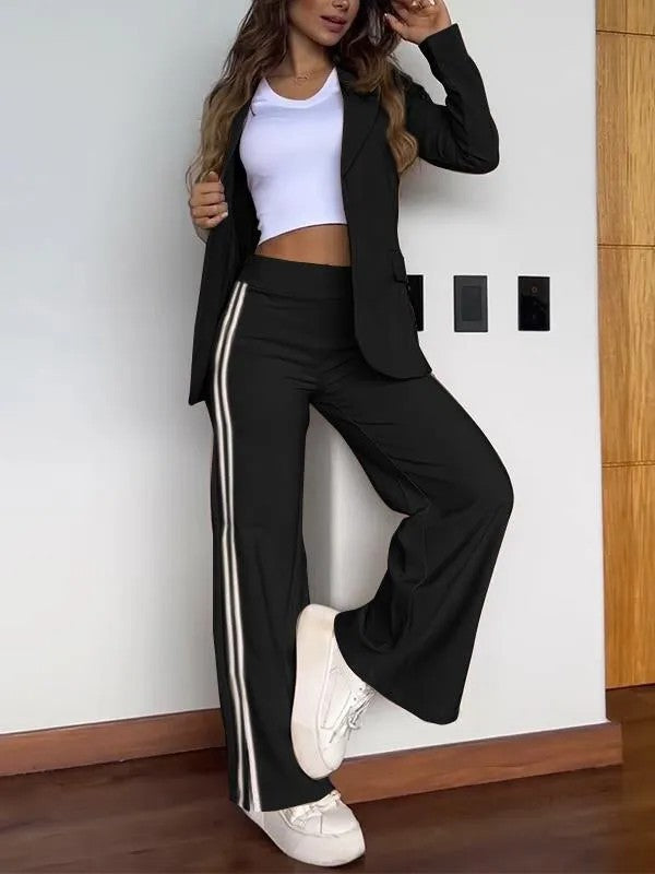 Ensemble de costume féminin à la mode avec ceinture élastique et accents sportifs Levoire