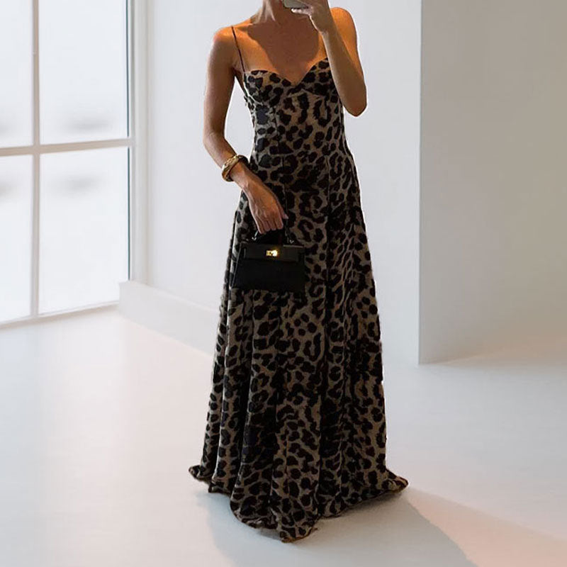 Robe maxi femme avec décolleté plongeant et élégant imprimé léopard Levoire