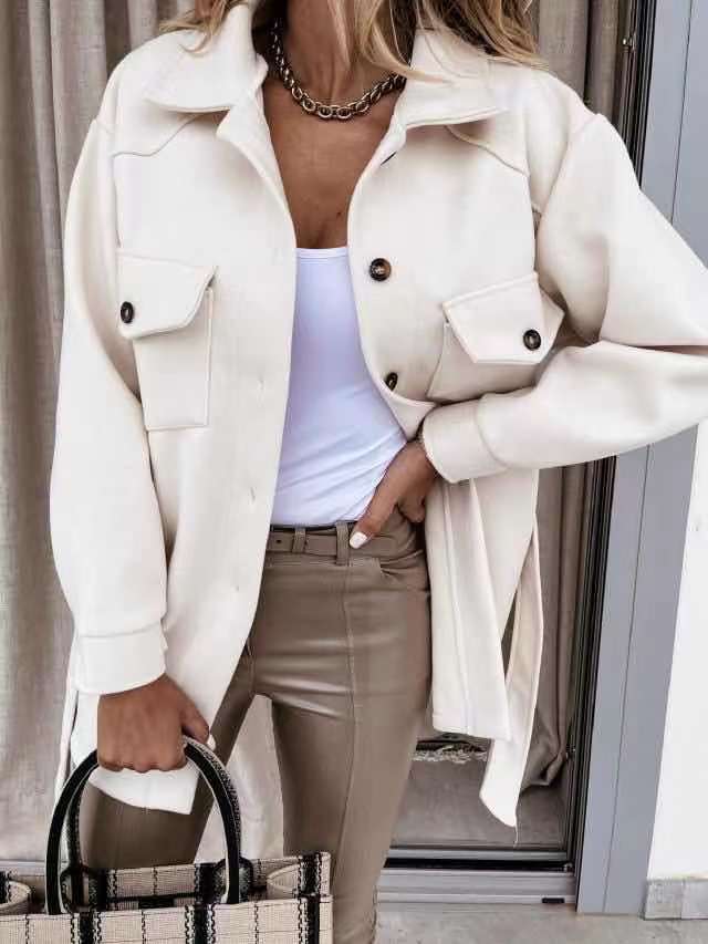 Veste de mode pour femmes avec poches pratiques et coupe décontractée Levoire