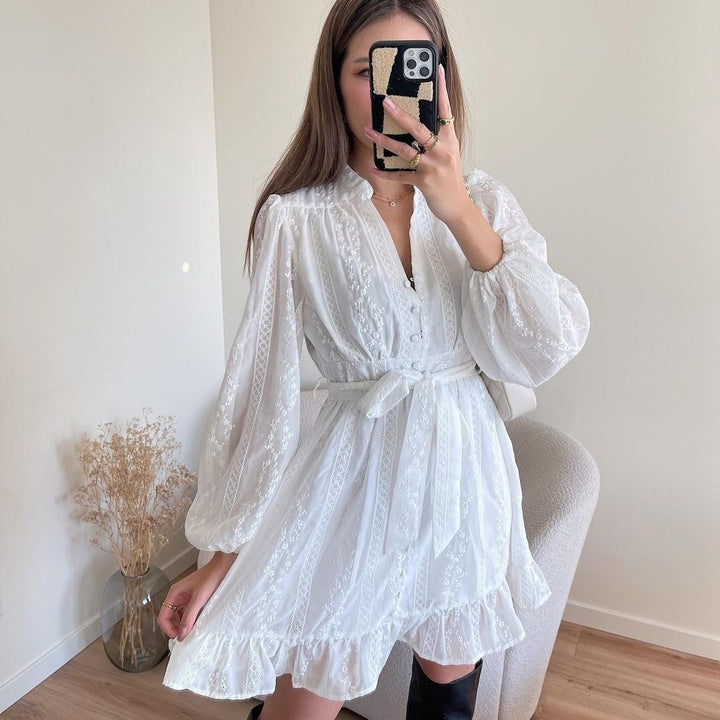 Levoire | Jupe mini avec jolie broderie à lacer