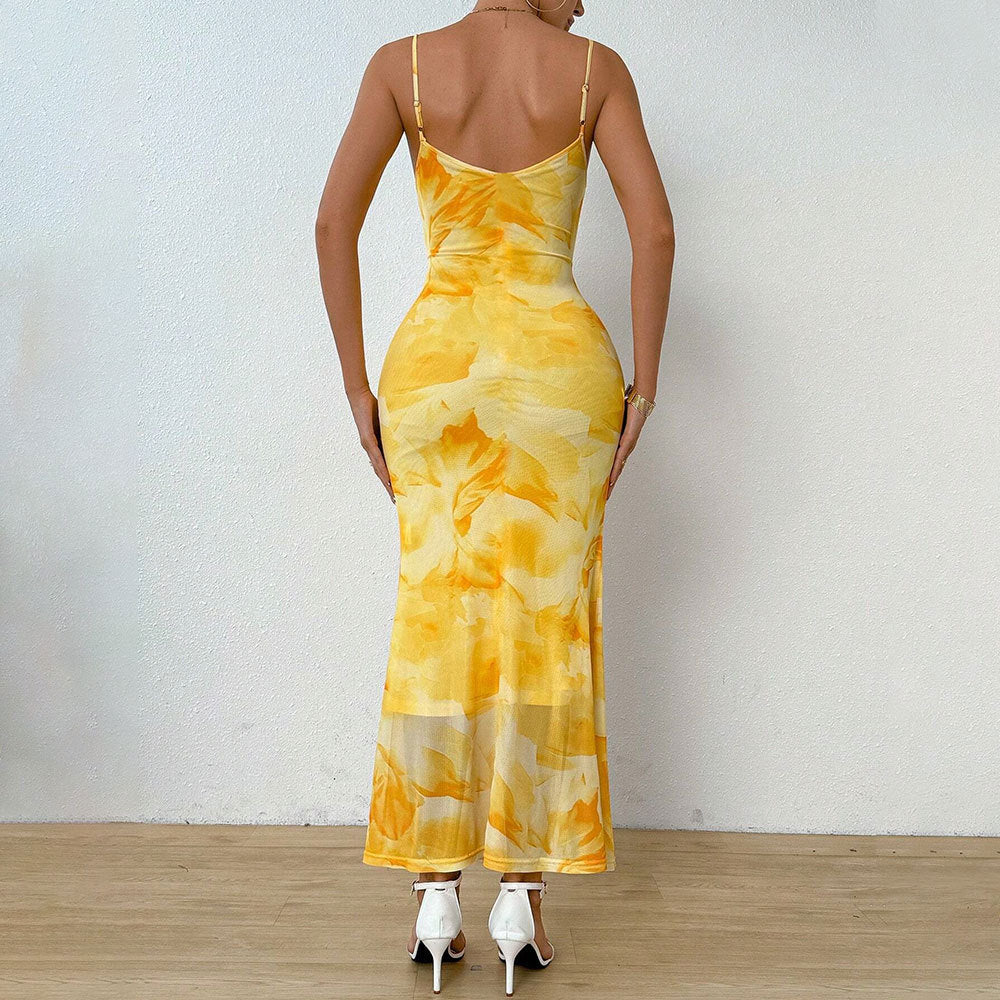 Robe maxi pour femmes avec des bretelles dénudées et un motif floral Levoire