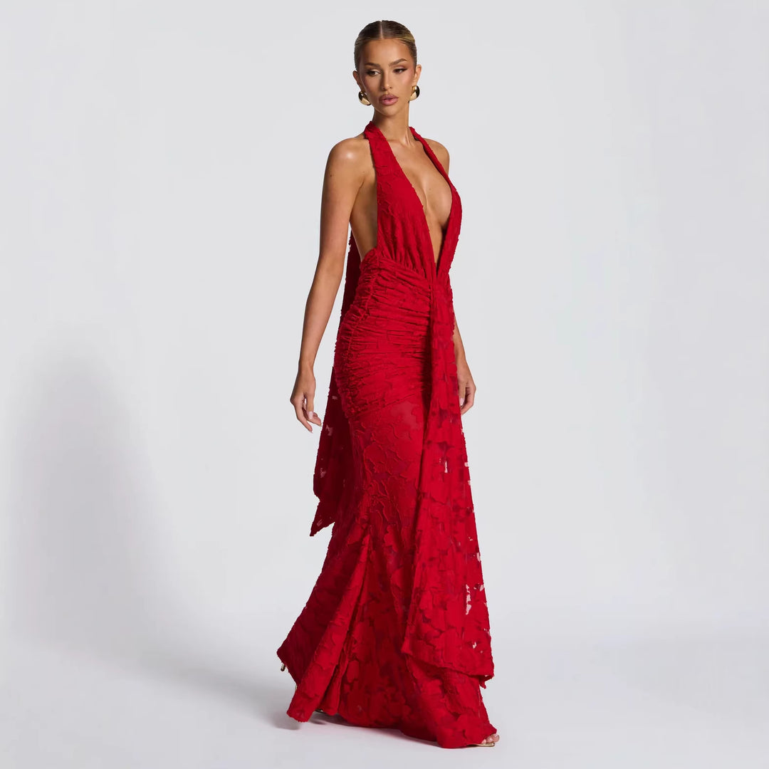 Robe de soirée glamour pour femmes avec décolleté en V profond et texture froncée Levoire