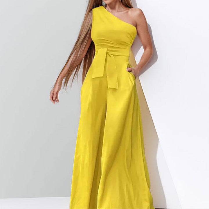 Combinaison élégante pour femme à une épaule avec ceinture à la taille et jambes larges Levoire