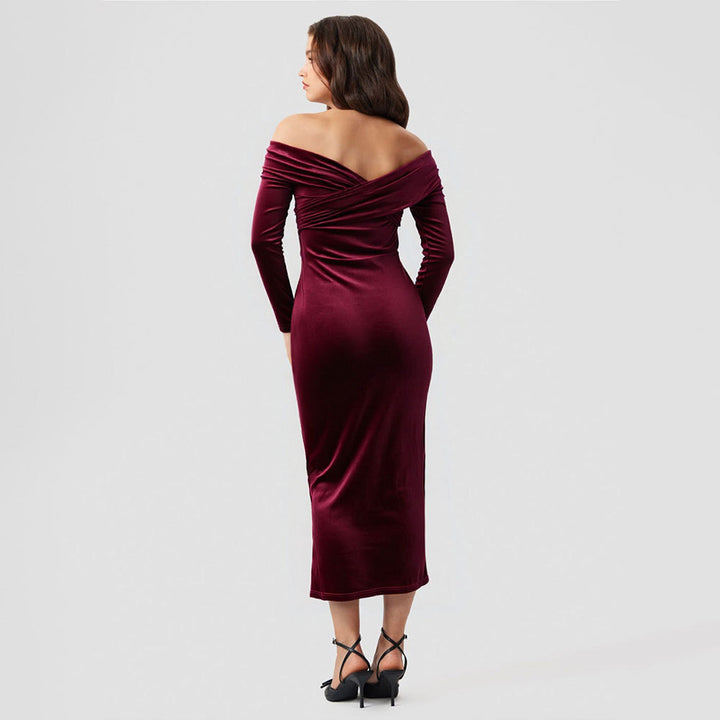 Robe de soirée luxueuse pour femmes avec design dénudé sur les épaules et fente latérale Levoire