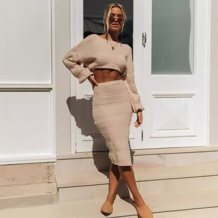 Ensemble élégant femme deux pièces avec haut large court et jupe cintrée Levoire