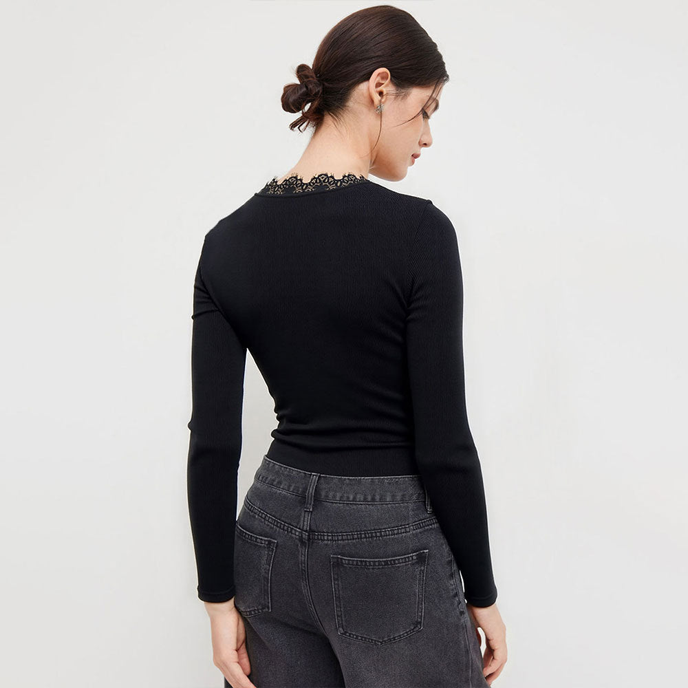 Bodysuit pour femmes avec décolleté en V profond et délicate application en dentelle Levoire