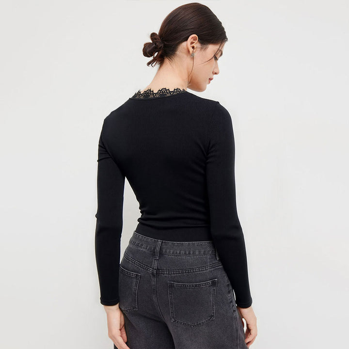 Bodysuit pour femmes avec décolleté en V profond et délicate application en dentelle Levoire