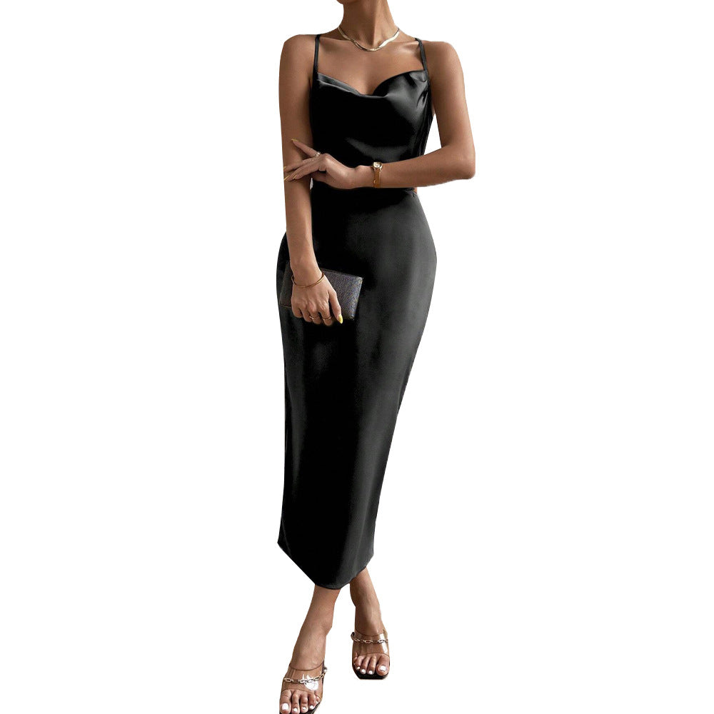 Robe maxi en satin élégante pour femmes avec un chic décolleté en V et des bretelles délicates Levoire