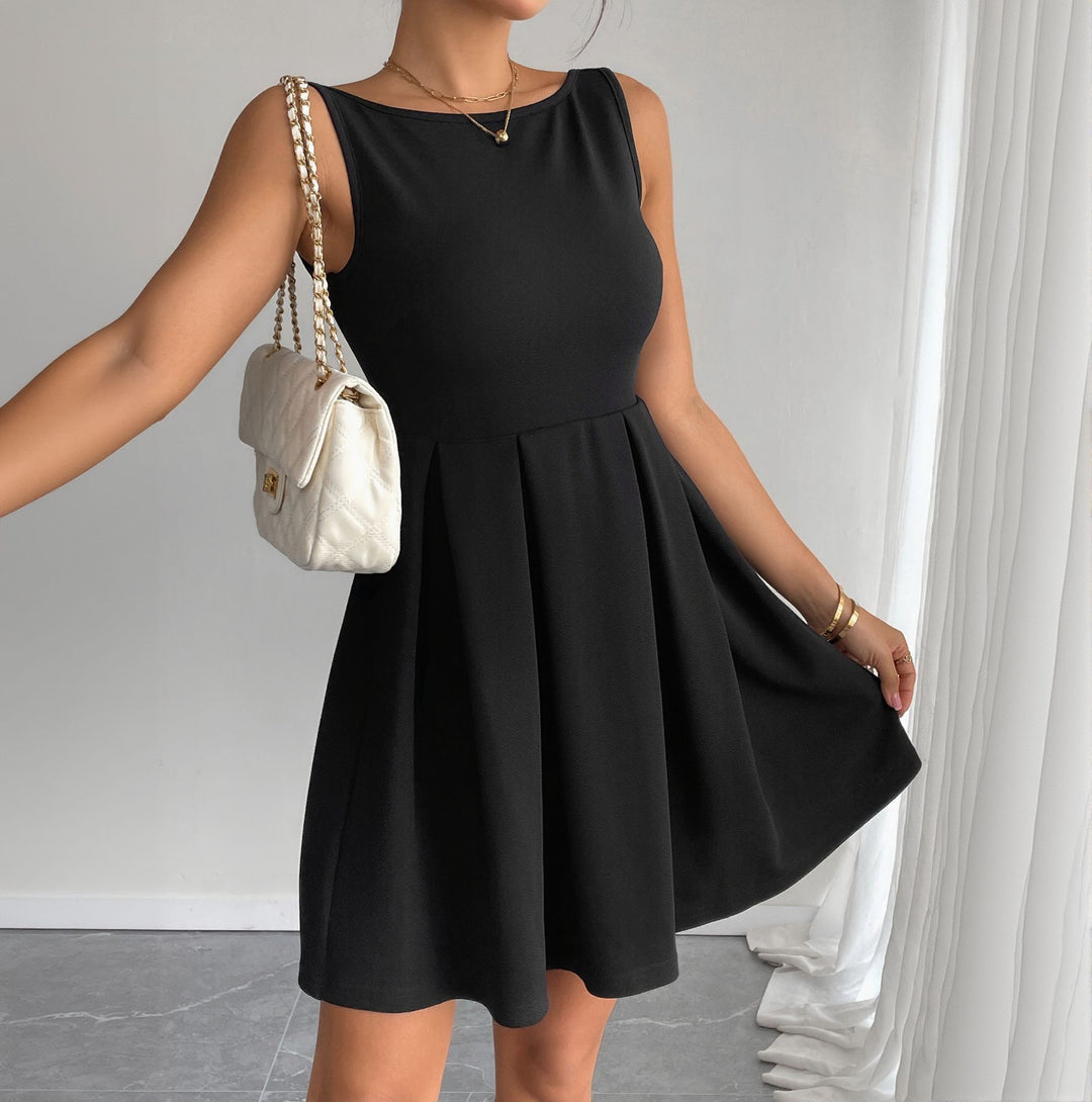 Robe ajustée pour femmes avec jupe évasée et décolleté élégant Levoire