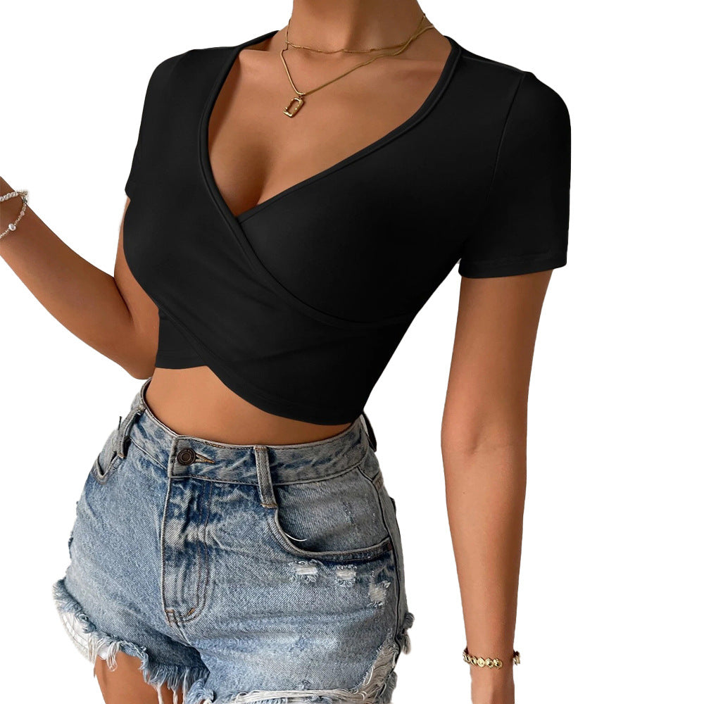 T-shirt pour femmes court à col en V avec design enroulé Levoire