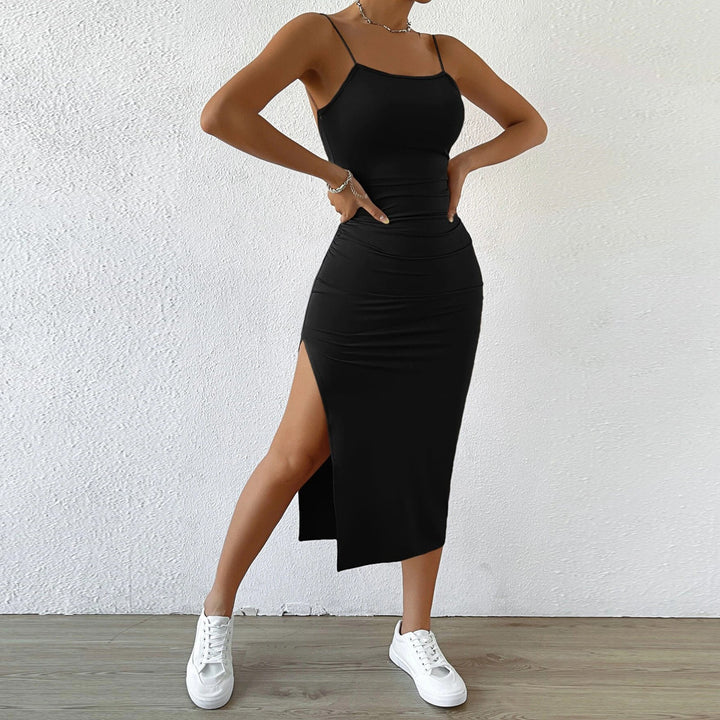 Robe maxi pour femmes avec des bretelles spaghetti étroites et une fente sur le côté Levoire