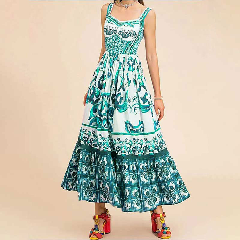 Robe maxi femme avec une élégante coupe évasée et des embellissements élaborés Levoire
