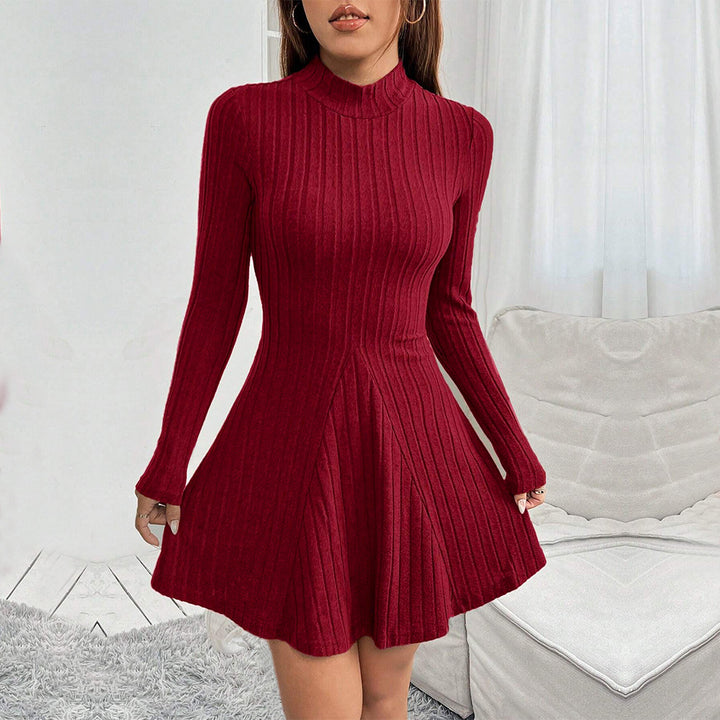 Robe tricotée pour femmes avec col montant élégant et coupe flatteuse Levoire