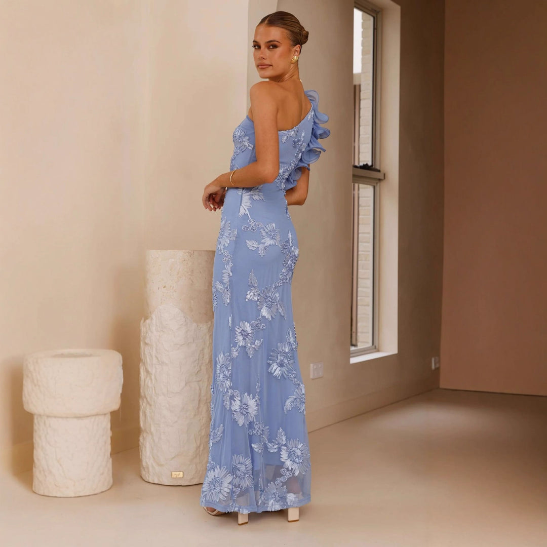 Robe de soirée élégante pour femmes avec bretelle asymétrique et appliques florales Levoire