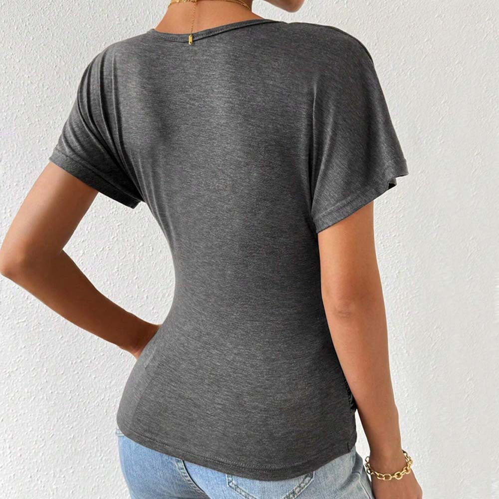 Tunique enveloppante pour femmes avec drapés flatteurs pour la silhouette et un élégant décolleté en V Levoire