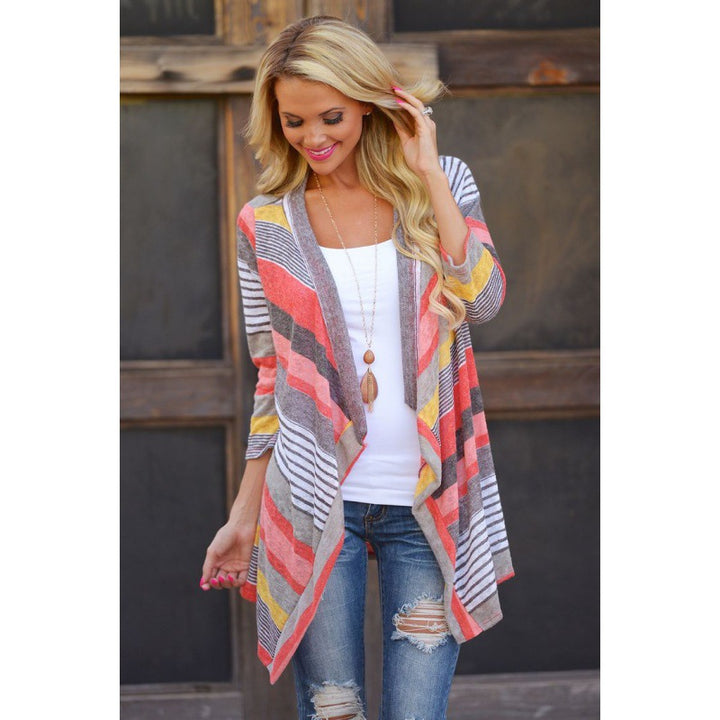 Cardigan pour femmes avec coupe asymétrique et motif de rayures colorées Levoire
