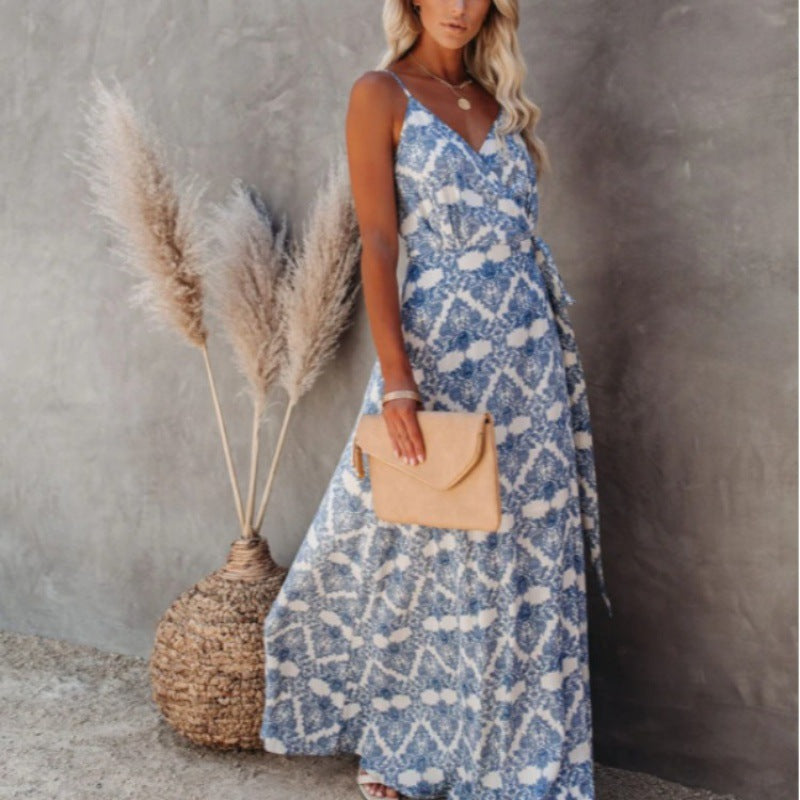 Robe maxi pour dames avec un ourlet flottant et une fente élégante Levoire