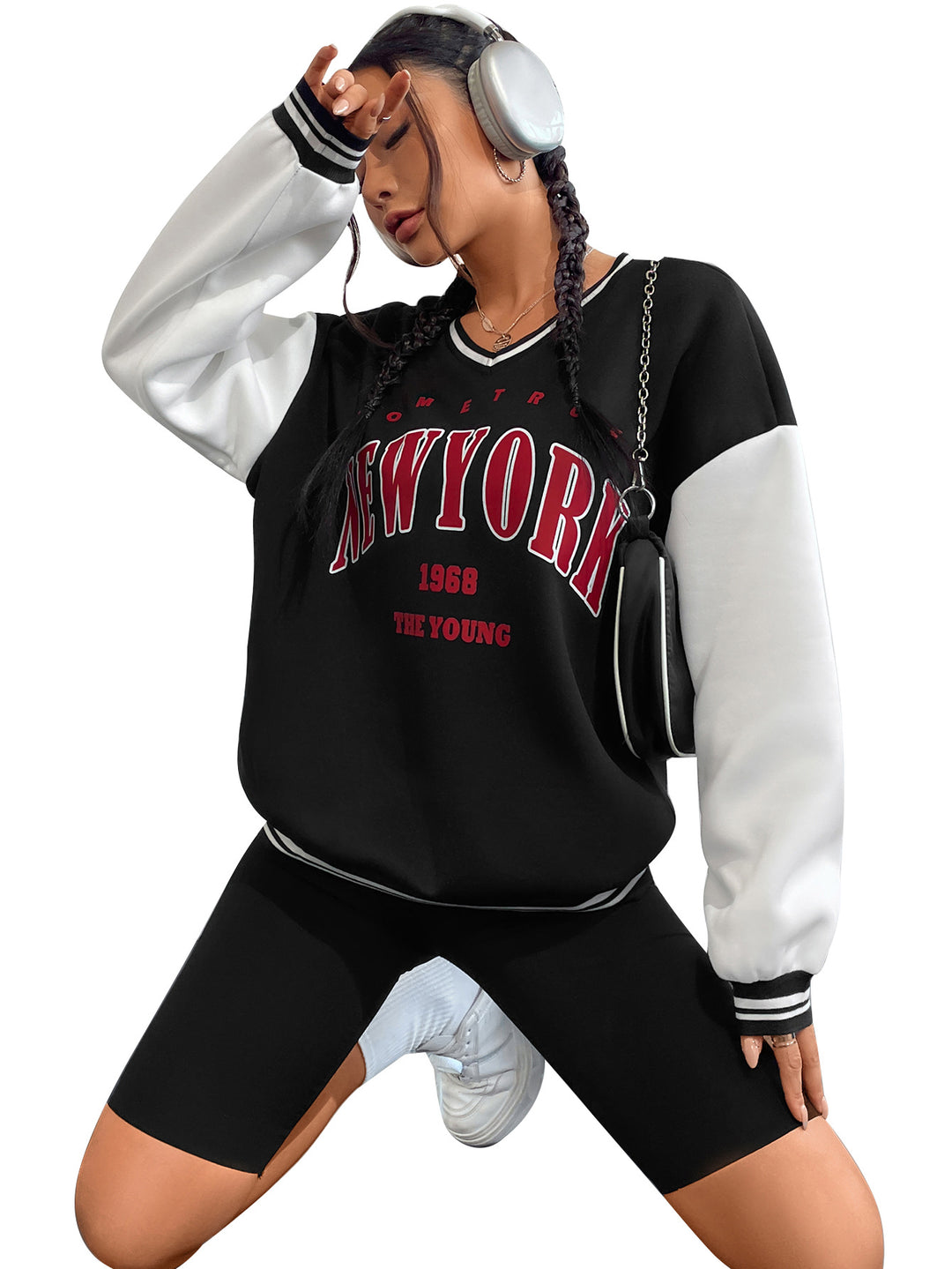 Sweatshirt décontracté pour femmes avec col en V et lettrage sportif Levoire