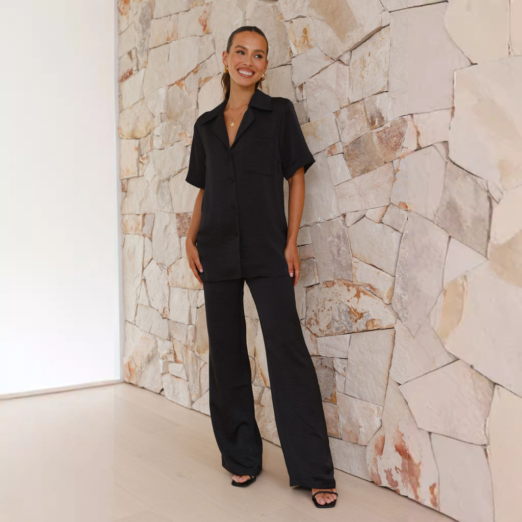 Ensemble de pyjama en satin pour femmes avec blouse élégante à manches courtes et pantalon loose Levoire