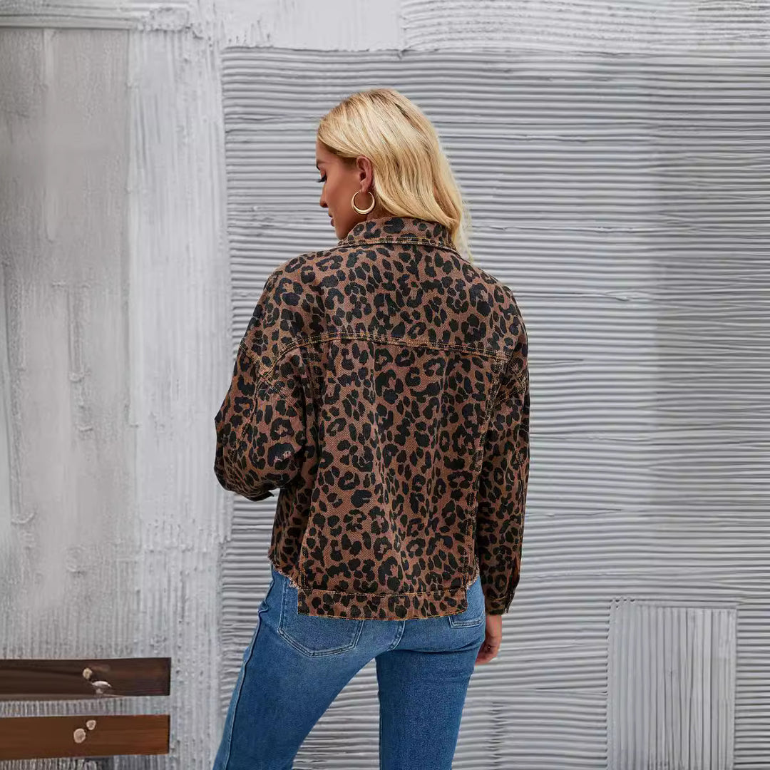Veste en denim pour femmes avec un imprimé léopard tendance Levoire