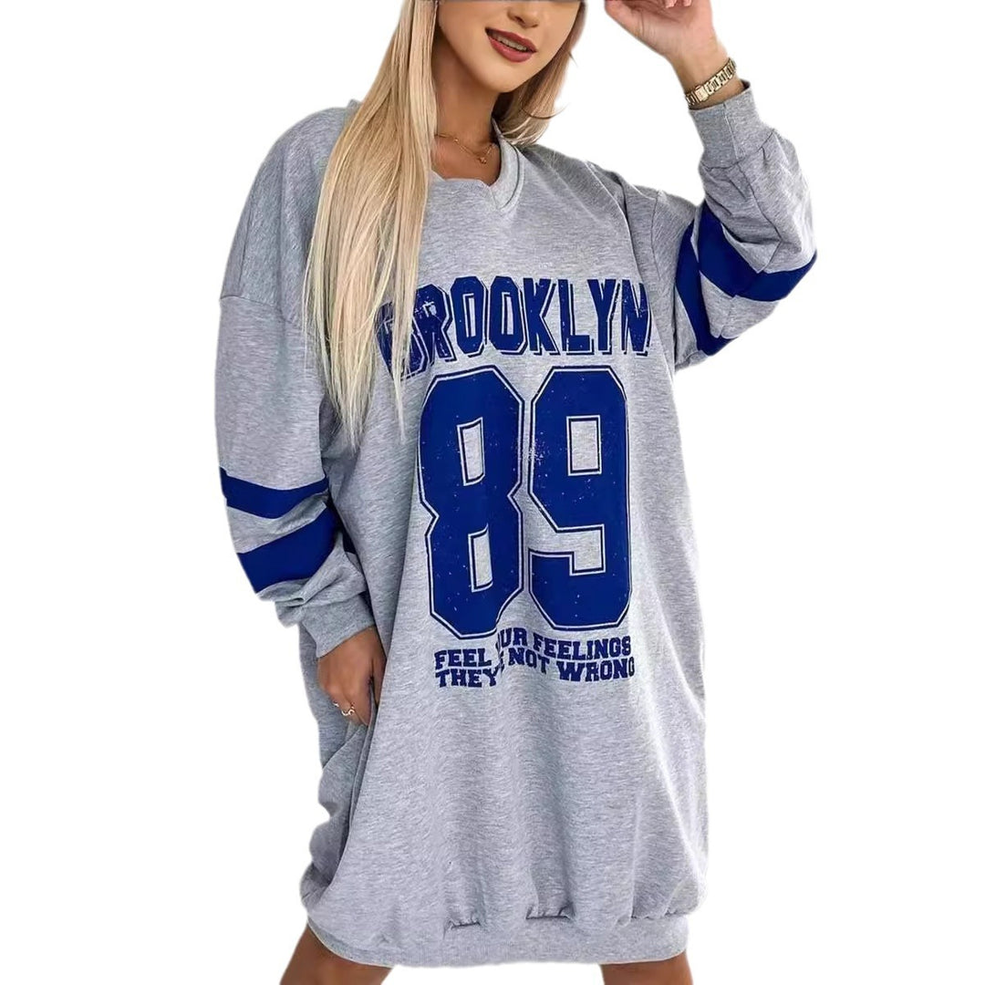 Robe oversize pour femme avec imprimé graphique sportif et décolleté en V profond Levoire