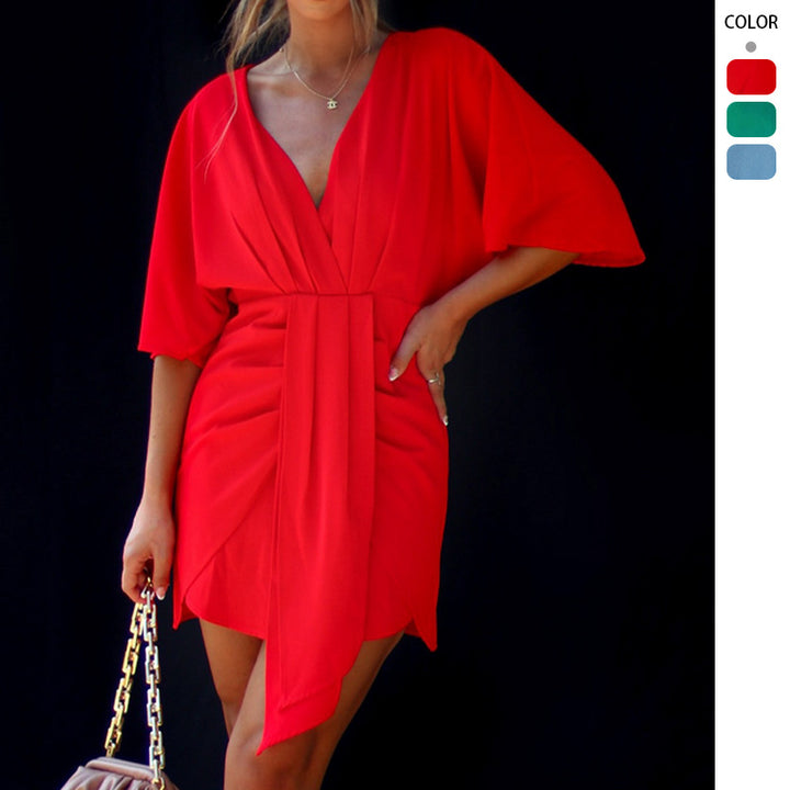 Robe portefeuille élégante pour femmes avec décolleté en V profond et tissu fluide Levoire