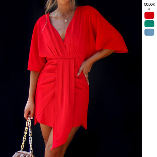 Robe portefeuille élégante pour femmes avec décolleté en V profond et tissu fluide Levoire