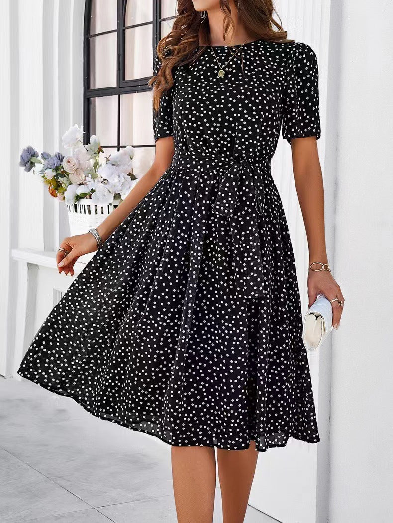 Robe midi pour femmes avec un élégant design à pois et une ceinture à la taille Levoire
