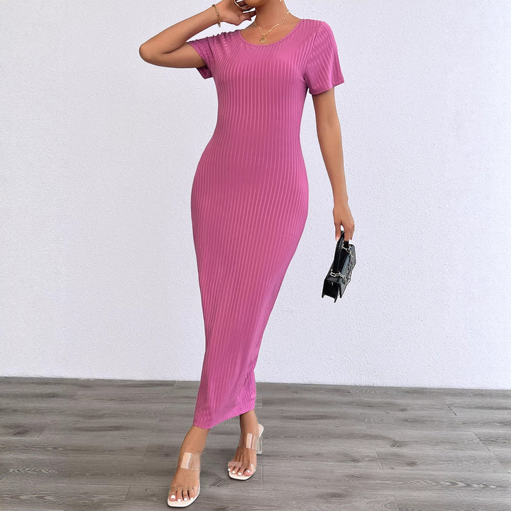 Robe maxi côtelée pour femme avec coupe ajustée et manches courtes Levoire