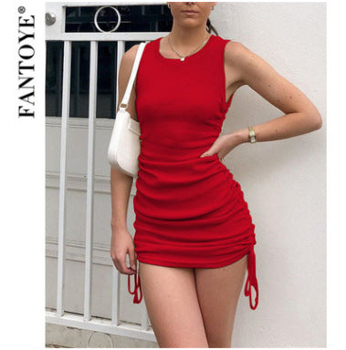 Robe portefeuille pour femme avec des détails modernes en volants et une coupe ajustée Levoire