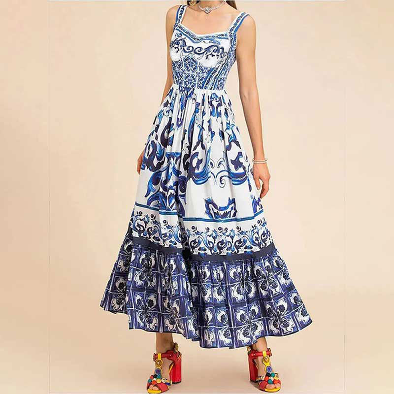 Robe maxi femme avec une élégante coupe évasée et des embellissements élaborés Levoire