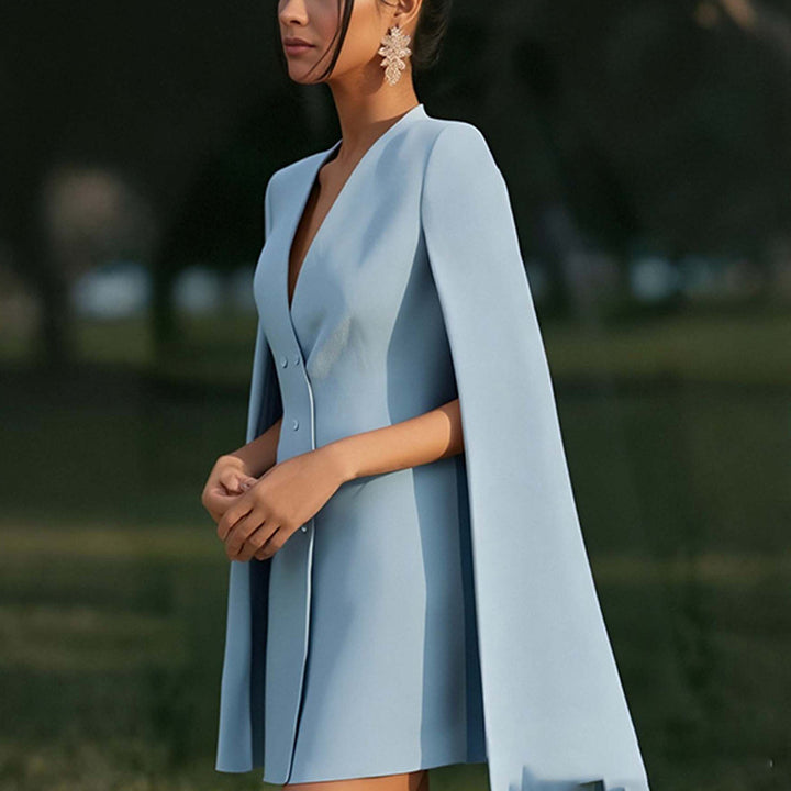 Robe pull pour femmes avec capuche et double patte de boutonnage Levoire