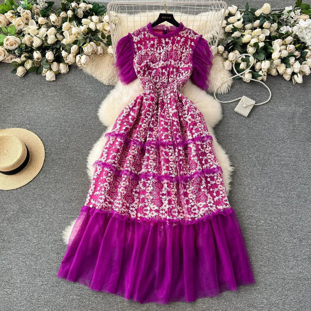 Levoire | Robe en tulle avec de belles et élégantes coutures en dentelle Lila Taille libre
