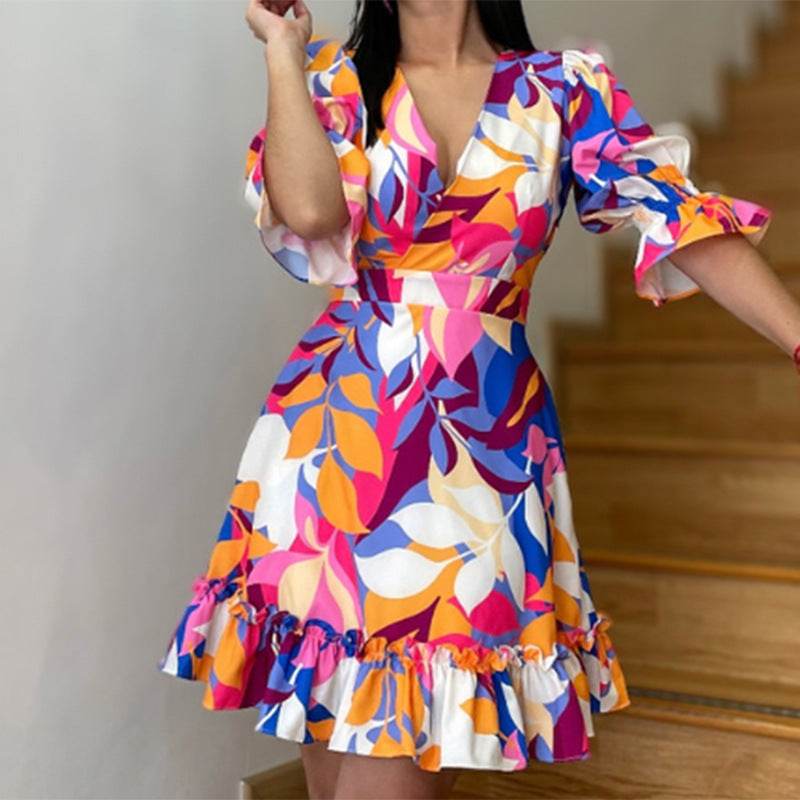 robe mini ludique pour femmes avec des manches bouffantes volumineuses et des volants Levoire