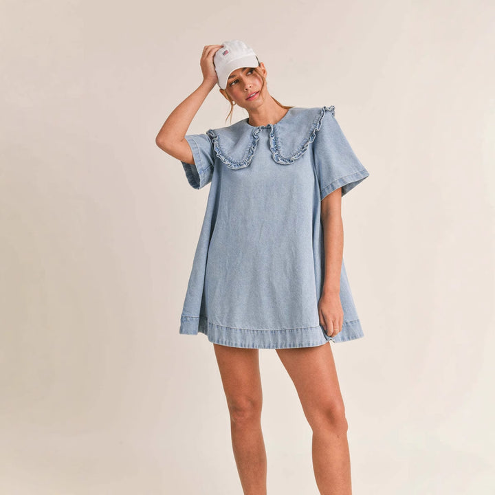 robe en denim pour femmes avec col volumineux et détails en volants Levoire
