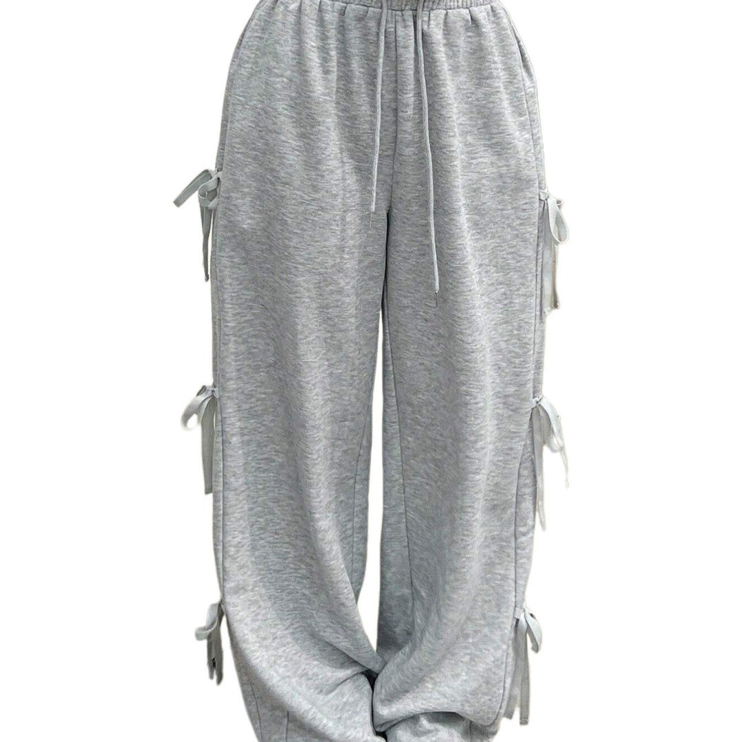 Pantalon de loisirs pour femmes avec des détails volant sur les côtés et une taille élastique Levoire