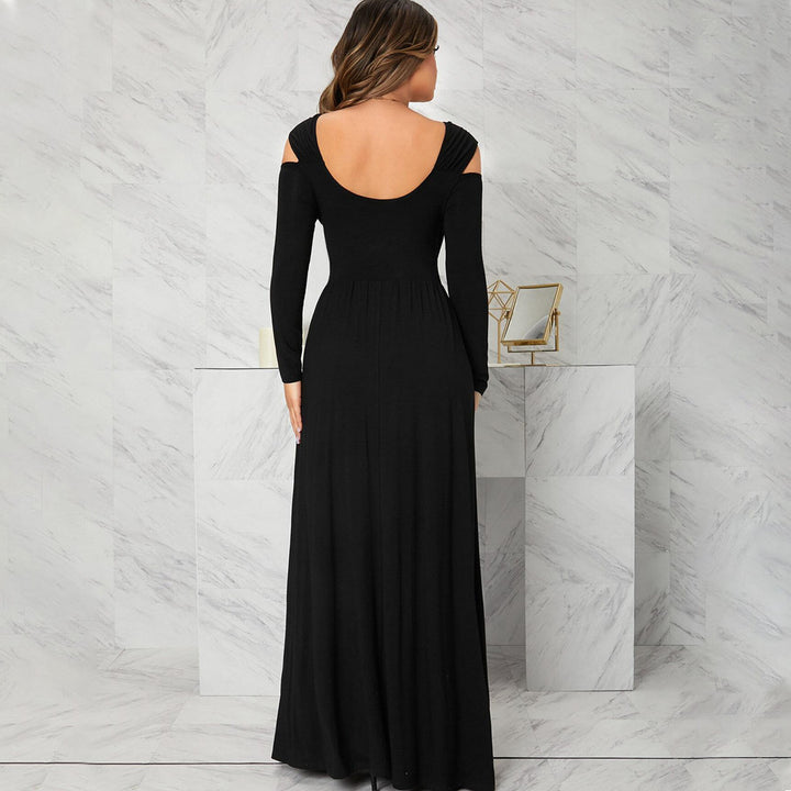 Robe maxi femme avec des détails dénudés sur les épaules et une fente élégante Levoire