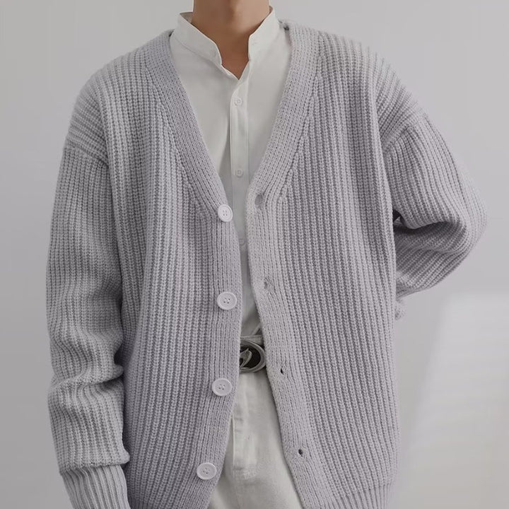 Cardigan pour femmes en mélange de coton doux avec une élégante patte de boutonnage Levoire